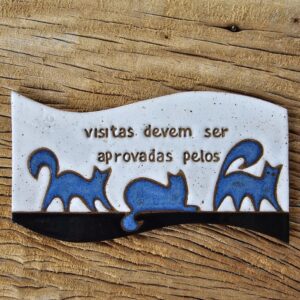 PLACA DECORATIVA BANDEIRINHA<br /> Sapequinhas<br /> Azul, branco e preto